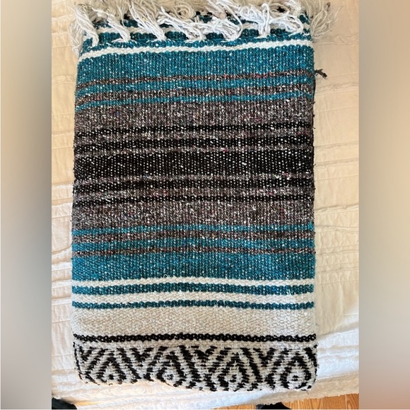 Mexican yoga blanket - 46.5in x 74in - Picture 1 of 5